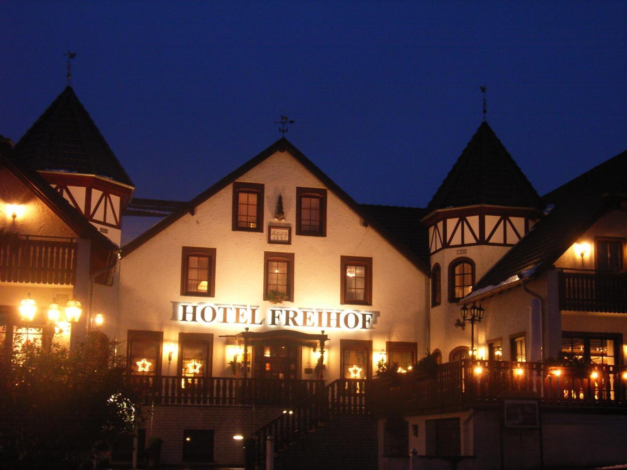 Hotel Freihof Hiddenhausen ภายนอก รูปภาพ